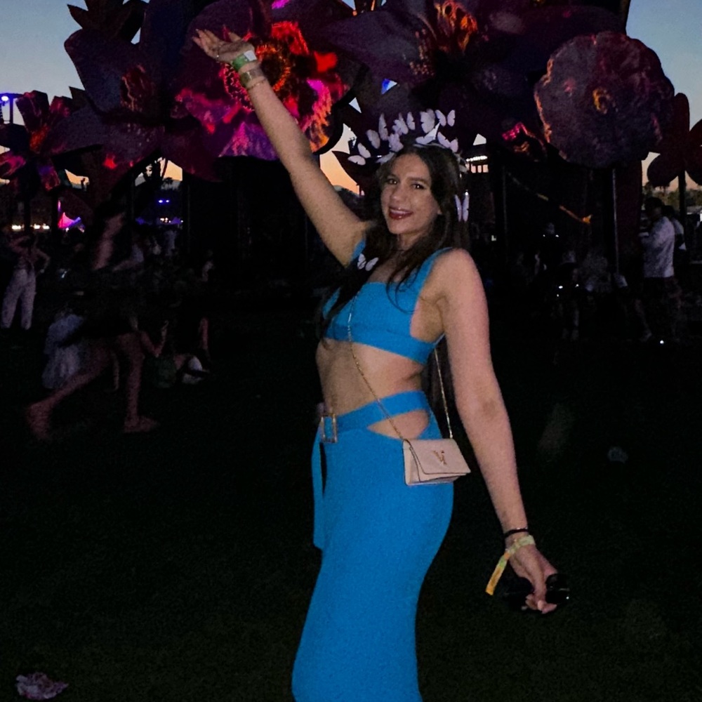 Meet your Posher, Camila